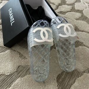 Woman’s Chanel Slides